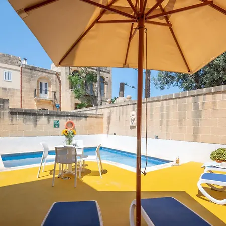 Dar Ta' Mansi With Private Pool בית נופש *