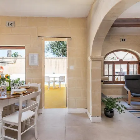 Dar Ta' Mansi With Private Pool בית נופש *