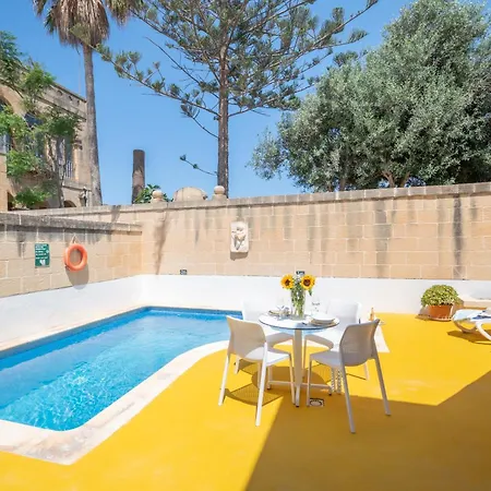 Dar Ta' Mansi With Private Pool * Għarb