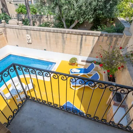 Dar Ta' Mansi With Private Pool בית נופש Għarb