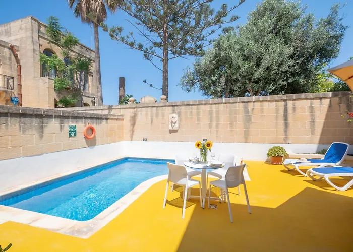 Dar Ta' Mansi With Private Pool * Għarb